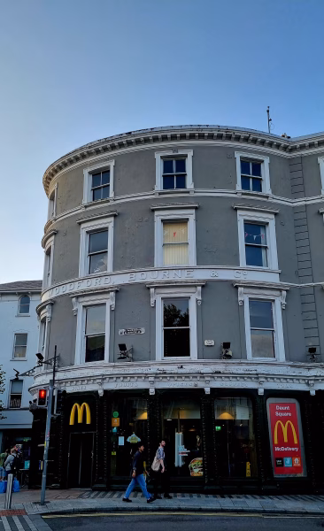 McDonalds in Cork - die Vorteile und Nachteile von Systemgastronomie