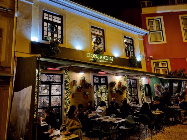 Bonjardim in Lissabon - Reiseführer von Peter Herzog